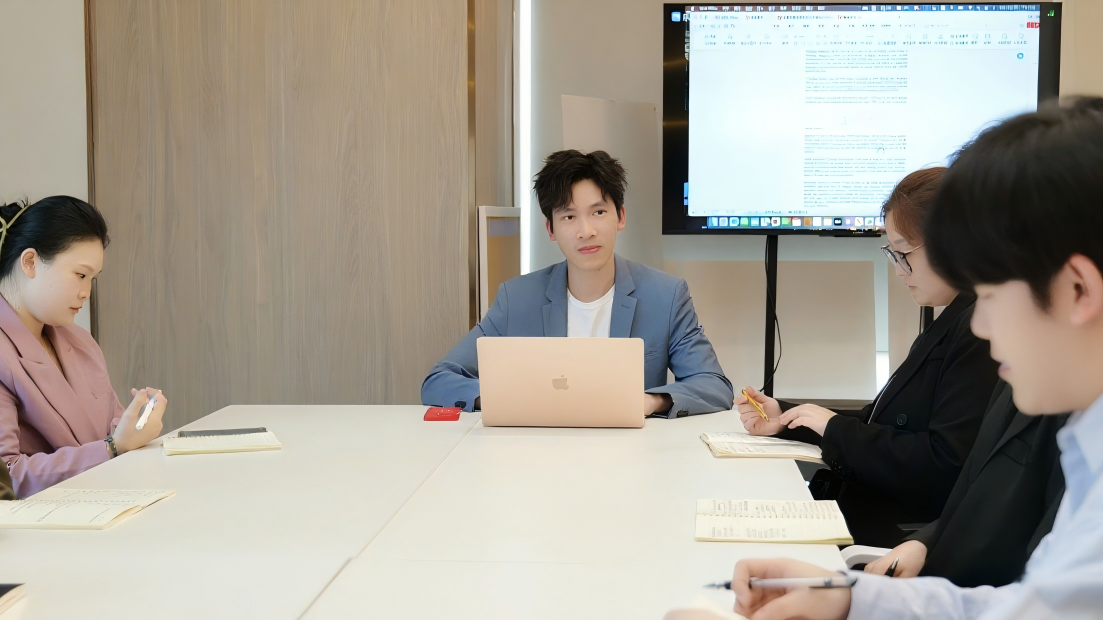 Strong Compass: A EB1A/NIW Leader